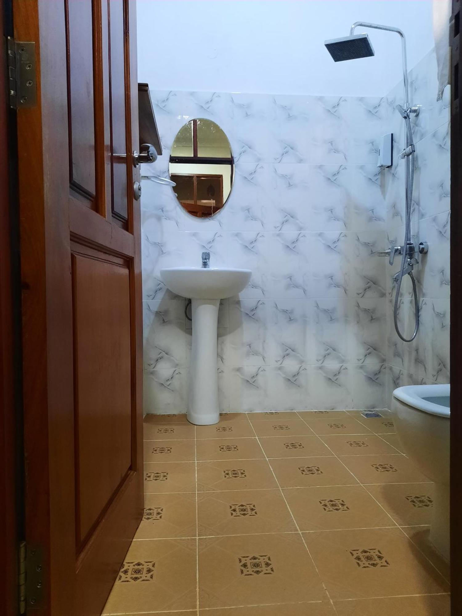 Ellyz Home Stay Moshi Exteriör bild